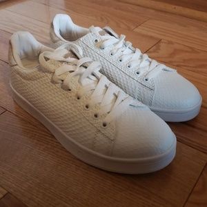 NWOT Exe Sneakers